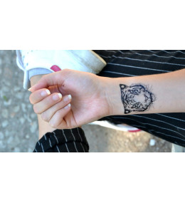 tattoo-lovely-sioou-revelez-votre-cote-sauvage-avec-ce-tatouage-tigre-par-marie-claire-stump-br04