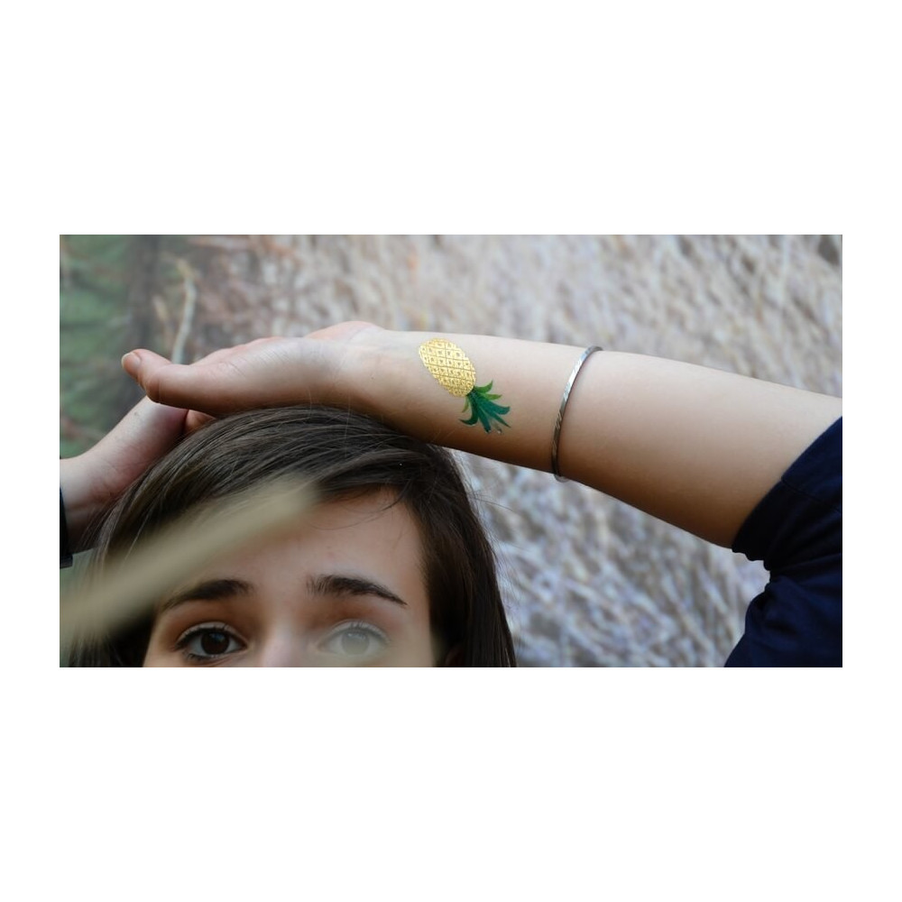 tattoo-lovely-sioou-ananas-dore-pour-faire-scintiller-la-peau-tc08