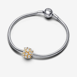 Le Charm Pandora Moments, rond scintillant en métal doré or jaune 585/1000, 763234C01