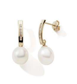 Les Boucles d'oreilles pendantes or jaune 375/1000, perles de culture et oxydes de zirconium by Stauffer
