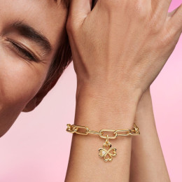Le Charm Médaillon Trèfle à Quatre Feuilles Cœur Pandora ME, en doré or jaune 585/1000, 763034C01