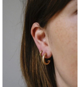 Les Boucles d'oreilles créoles Rita en acier PVD jaune et oxydes de zirconium, ZAG bijoux, SEC14656-01WHT