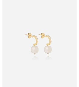 Boucles d'oreilles demi-créoles Pablo en acier PVD jaune, Agate blanche et oxydes de zirconium, ZAG bijoux, SEC15220-01WHT