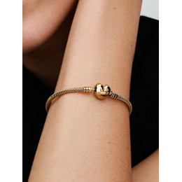 Le Bracelet Pandora Moments, mailles serpent, fermoir coeur en métal doré or jaune 585/1000, 563050C00