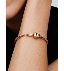 Le Bracelet Pandora Moments, mailles serpent, fermoir coeur en métal doré or jaune 585/1000, 563050C00