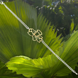 Le Bracelet jonquille en chêne découpé et acier by Stauffer "bijou officiel de la fête des jonquilles de Gerardmer"