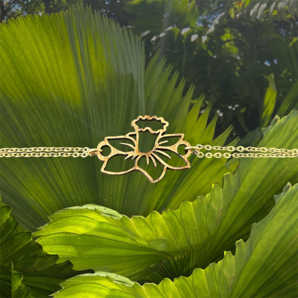 Bracelet jonquille en chêne découpé et acier doré by Stauffer "bijou officiel de la fête des jonquilles de Gerardmer"