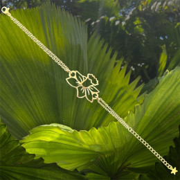 Le Bracelet jonquille en chêne découpé et acier doré by Stauffer "bijou officiel de la fête des jonquilles de Gerardmer"