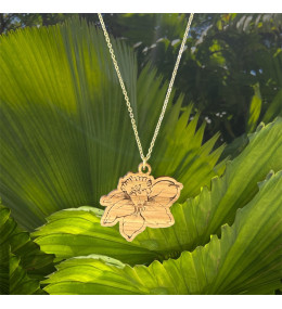Collier jonquille en chêne gravé et acier doré by Stauffer "bijou officiel de la fête des jonquilles de Gerardmer"