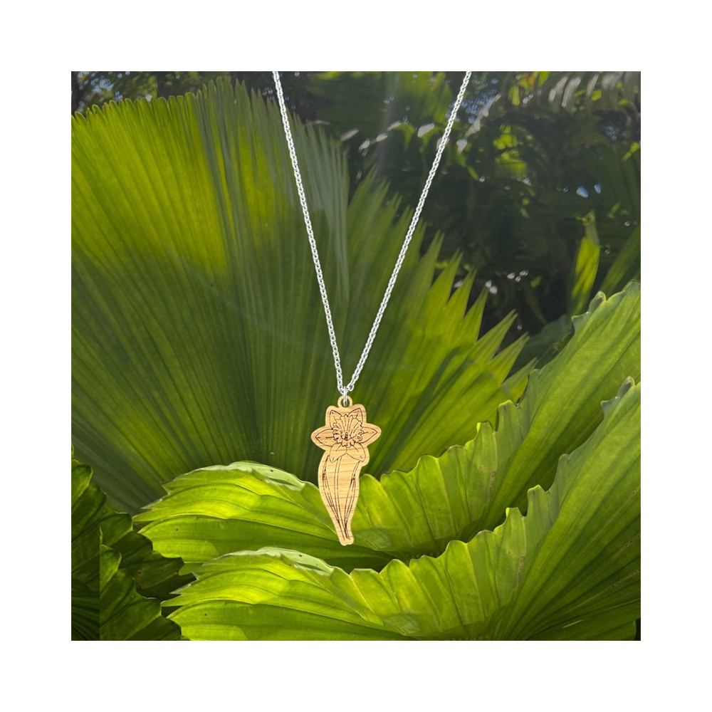 Collier jonquille en chêne gravé et acier by Stauffer "bijou officiel de la fête des jonquilles de Gerardmer"