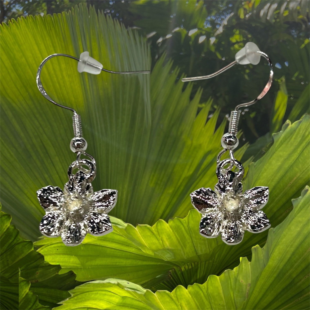 Boucles d'oreilles pendantes femme jonquille argenté by Stauffer "bijou officiel de la fête des jonquilles de Gerardmer"