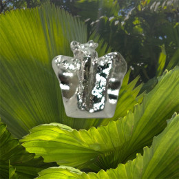 Le Charm jonquille argenté by Stauffer "bijou officiel de la fête des jonquilles de Gerardmer"