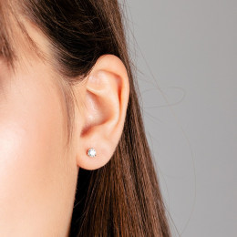 Boucles d'oreilles or gris 750/1000 et diamants 0,50 carat by Stauffer