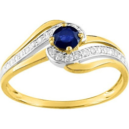 La Bague or bicolore 375/1000, saphir bleu et oxydes de zirconium by Stauffer