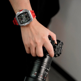 La Montre homme Tsar Bomba Elemental collection, acier et silicone rouge TB8204Q33