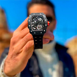 La Montre homme Tsar Bomba Elemental collection, Automatique, acier, carbone noir et bracelet élastomère noire FKM TB8209CF01