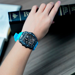 La Montre homme Tsar Bomba Elemental collection, Automatique, acier, carbone noir et bracelet élastomère bleu FKM TB8209CF04