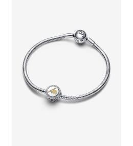 Le Charm Pandora Moments en Argent avec Émail Blanc et Motif Doré