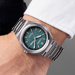 La Montre Homme Citizen Eco-Drive Titanium AW0130-85XE