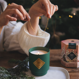 My Jolie Candle. Bougie Bijou Sapin Givré