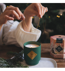 My Jolie Candle. Bougie Bijou Sapin Givré