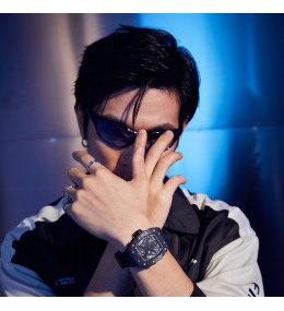 Montre Tsar Bomba automatique carbone noir TB8207CF01