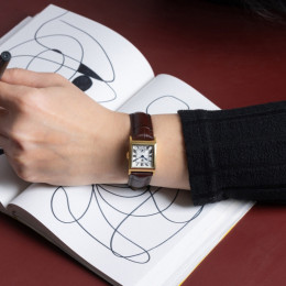 Montre Femme LIP Churchill C18. Acier doré & cuir marron