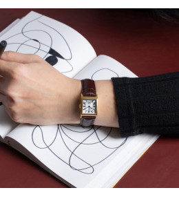 Montre Femme LIP Churchill C18. Acier doré & cuir marron