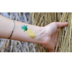 Un tattoo SIOOU ananas doré pour faire scintiller la peau. TC08
