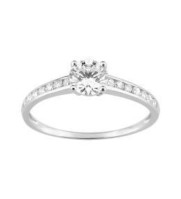 Bague solitaire accompagné or gris 375/1000, oxydes de zirconium taille brillant by Stauffer