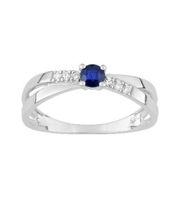 La Bague or gris 375/1000, saphir bleu taille brillant et oxydes de zirconium by Stauffer