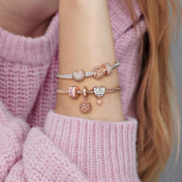 Le Bracelet à charms PANDORA, en métal doré or rose 585/1000, 580728