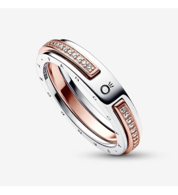 La Bague Pandora signature, pavé bi-matière, argent 925/1000 et dorée or rose 585/1000, 182773C01.
