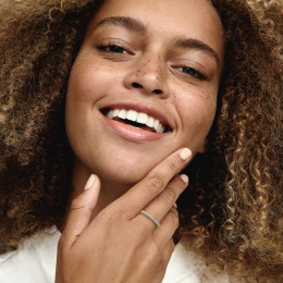 La Bague rang pavée, Pandora Timeless, dorée or jaune 585/1000, 162627C01.