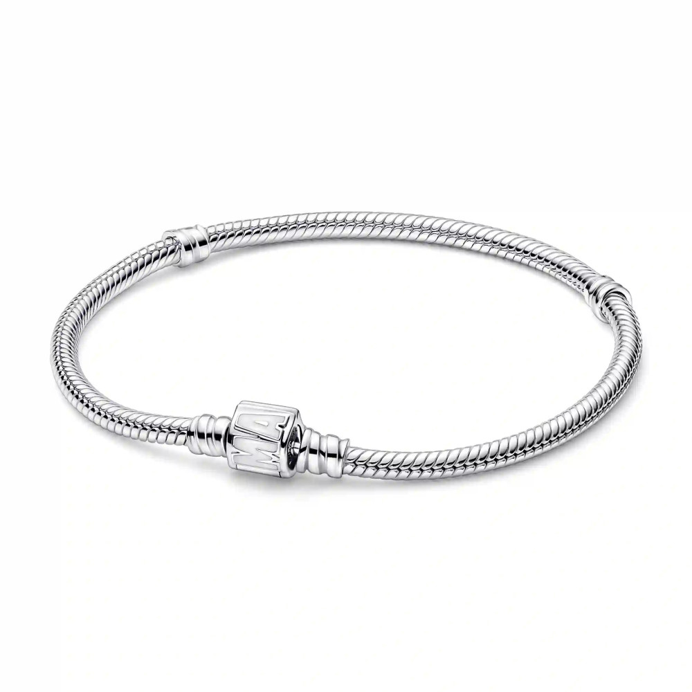 Le Bracelet Pandora Moments, Maille Serpent, Fermoir logo Marvel, en argent 925/1000, 592561C01.