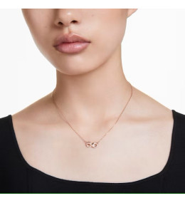Le Collier pendentif Swarovski, Hyperbola Pavé, Infini, Blanc, Placage de ton or rosé, 5684084