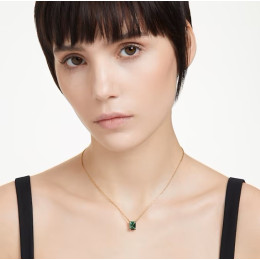 Le Collier pendentif Swarovski, Matrix Taille rectangulaire, Vert, Placage de ton or, 5677141