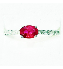 La Bague or gris 750/1000, rubis accompagné de diamants, by Stauffer