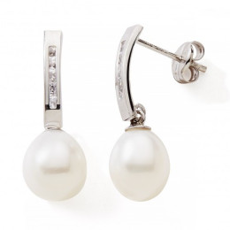 Les Boucles d'oreilles pendantes or gris 375/1000, perles de culture et oxydes de zirconium by Stauffer